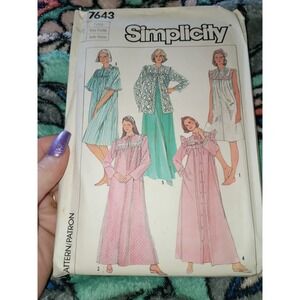Simplicity Petite Uncut Nightgown #7643 Sewing Pattern